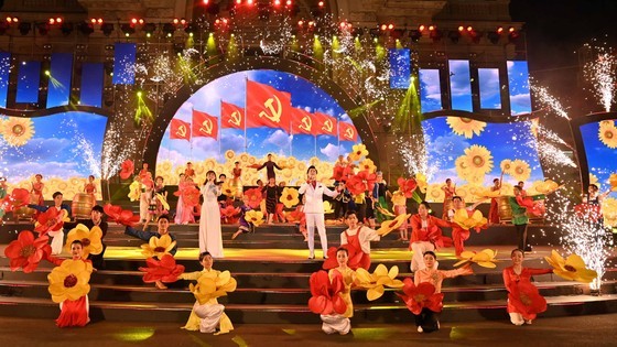 Thành phố Hồ Chí Minh tổ chức chương trình nghệ thuật kỉ niệm 93 năm ngày thành lập Đảng Cộng sản Việt Nam - ảnh 1