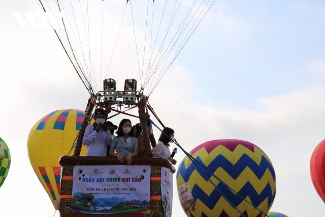 Ngày hội khinh khí cầu lần đầu tiên được tổ chức tại bờ biển Thăng Bình (Quảng Nam) - ảnh 1