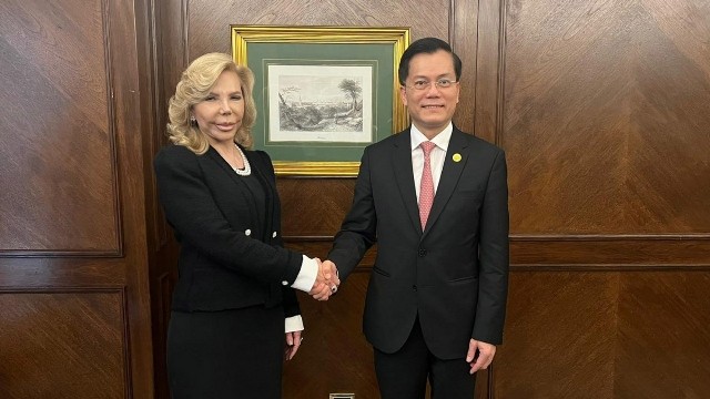 Thứ trưởng Ngoại giao Hà Kim Ngọc tiếp lãnh sự danh dự của Việt Nam tại Paraguay - ảnh 1