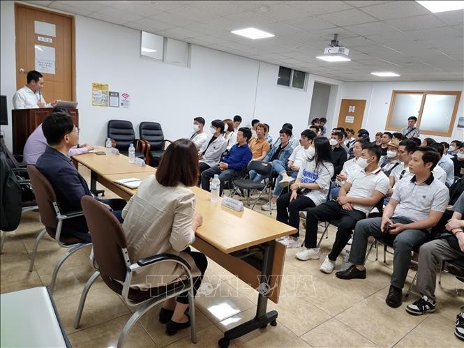 Nâng cao kiến thức pháp luật cho lao động Việt Nam tại Changwon, Hàn Quốc - ảnh 1