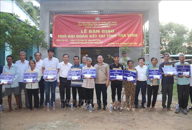 Bàn giao nhà cho hộ nghèo ở tỉnh Trà Vinh - ảnh 1
