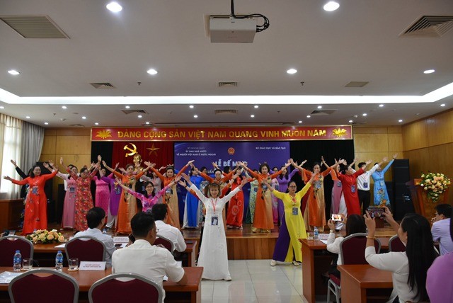 Bế mạc Khóa tập huấn tiếng Việt cho  giáo viên Việt Nam ở nước ngoài năm 2023 - ảnh 3
