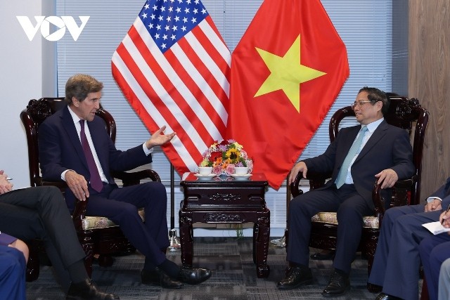 Thủ tướng Chính phủ Phạm Minh Chính tiếp Đặc phái viên của Tổng thống Hoa Kỳ về khí hậu John Kerry - ảnh 1