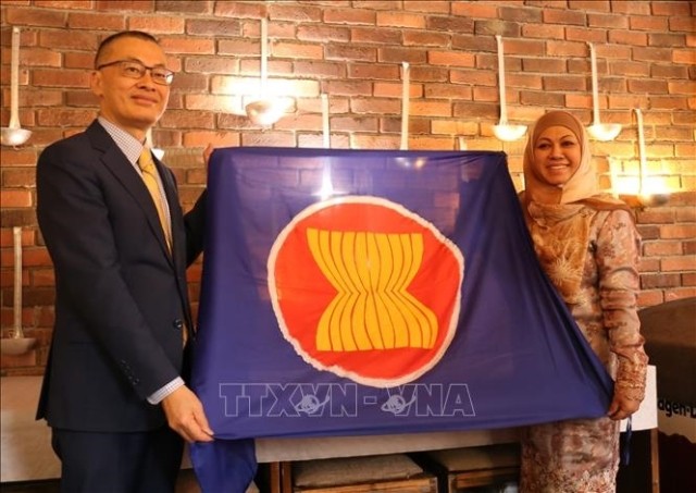 Việt Nam chuyển giao vai trò Chủ tịch luân phiên Ủy ban ASEAN tại Berlin cho Brunei - ảnh 1