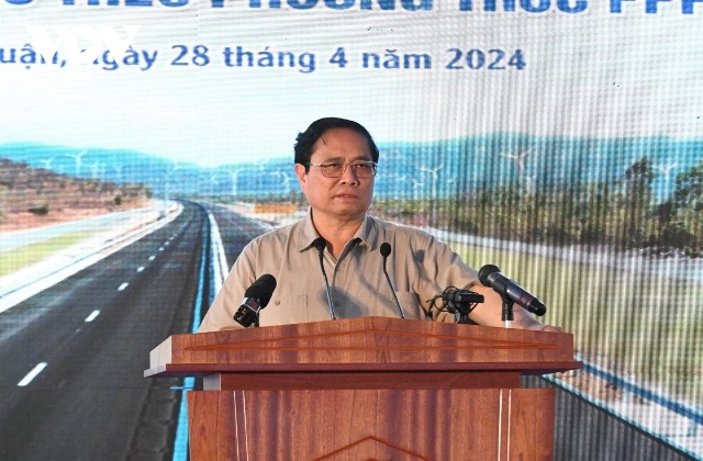 Thủ tướng  dự lễ khánh thành Dự án thành phần Cam Lâm - Vĩnh Hảo và Thông xe Dự án thành phần Diễn Châu - Bãi Vọt - ảnh 2