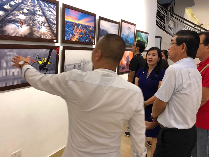 Việt Nam đẹp như tranh vẽ qua các tác phẩm ảnh tại triển lãm Ánh sáng từ tâm - ảnh 4