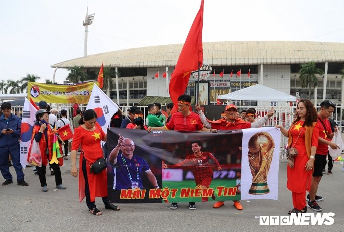 TRỰC TIẾP ĐT Việt Nam 1 - 0 UAE: Tiến Linh xuất thần lập siêu phẩm - ảnh 19