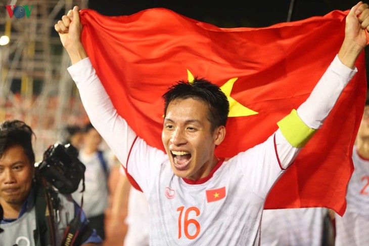 Cận cảnh: U22 Việt Nam ăn mừng cảm xúc sau khi giành HCV SEA Games 30 - ảnh 4