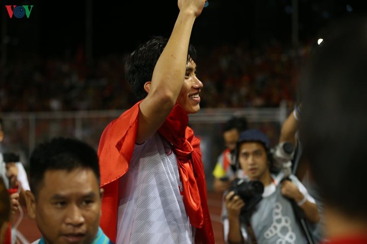 Cận cảnh: U22 Việt Nam ăn mừng cảm xúc sau khi giành HCV SEA Games 30 - ảnh 8