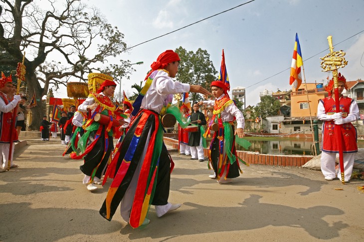 Độc đáo điệu múa của lễ hội làng Triều Khúc - con đĩ đánh bồng - ảnh 9