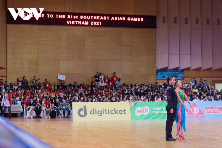 Phan Hiển cùng đồng đội mang về 5 HCV cho dancesport Việt Nam tại SEA Games 31 - ảnh 8