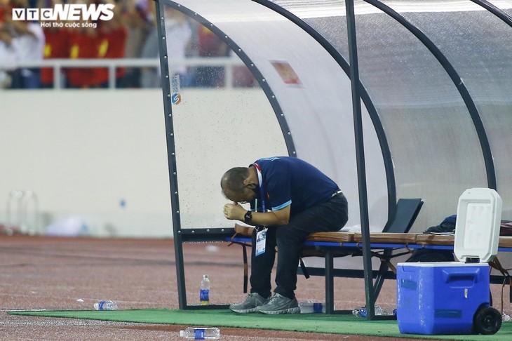 HLV Park Hang Seo lặng người phút chia tay U23 Việt Nam sau kỳ tích SEA Games - ảnh 1
