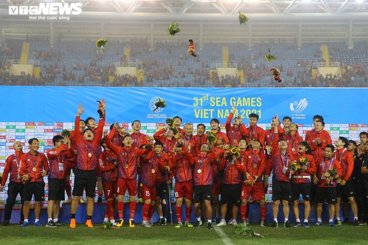 HLV Park Hang Seo lặng người phút chia tay U23 Việt Nam sau kỳ tích SEA Games - ảnh 13
