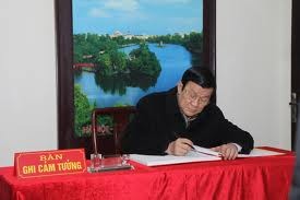 Presidente Truong Tan Sang reclama mayor esfuerzo a la policía de Hanoi - ảnh 2