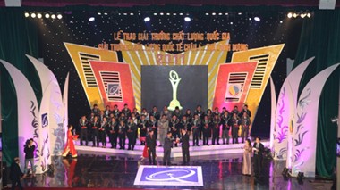 98 empresas vietnamitas ganan premios de Calidad nacional e internacional 2011 - ảnh 1