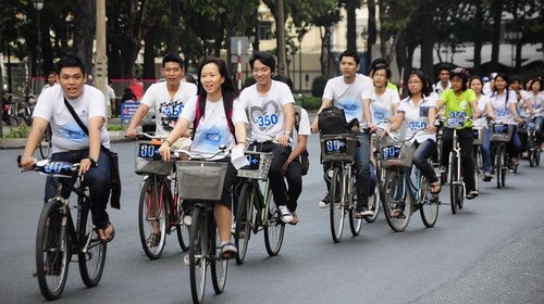 Ciudad Ho Chi Minh, en respuesta a la campaña Hora del Planeta 2012 - ảnh 1