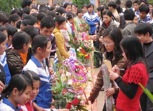 Localidades vietnamitas saludan el Día Internacional de la Mujer  - ảnh 1