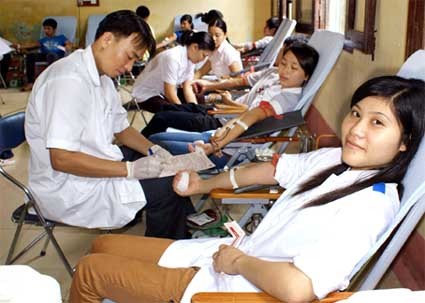 Cerca de un 1% de la población vietnamita dona sangre - ảnh 1