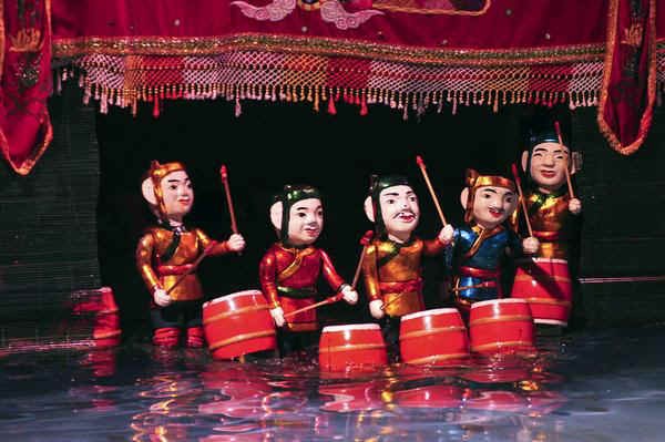 Marionetas acuáticas vietnamitas triunfan en La Habana - ảnh 2