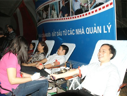 Repuesta activa de vietnamitas a donación voluntaria de sangre - ảnh 1