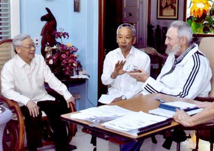 Recibe Fidel Castro al líder partidista de Vietnam - ảnh 1