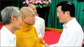 Altos dirigentes de Vietnam contactan con electores - ảnh 1