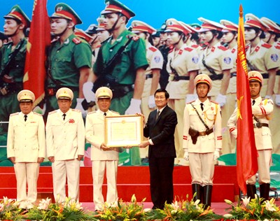 Vietnam conmemora 50 años de fundación de la Policía del Pueblo - ảnh 1