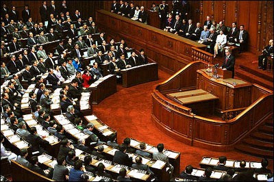 Primer ministro nipón amenaza con disolver la Cámara Baja - ảnh 1