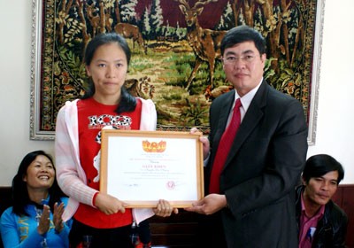 Nguyen Kim Phuong: la primera laureada de exámenes de ingreso universitario - ảnh 2