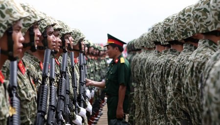 Parlamento vietnamita promueve conocimientos de defensa en el pueblo - ảnh 1