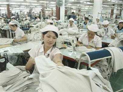 Sector textil de Vietnam se crece en medio de las dificultades - ảnh 1