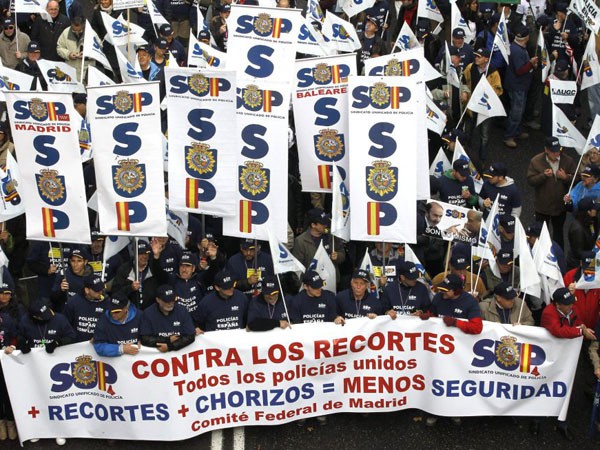 Viven España y Grecia otra jornada de protestas contra los recortes - ảnh 1