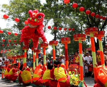 Vietnam saluda el Año Nuevo lunar de la Serpiente con animadas actividades - ảnh 2