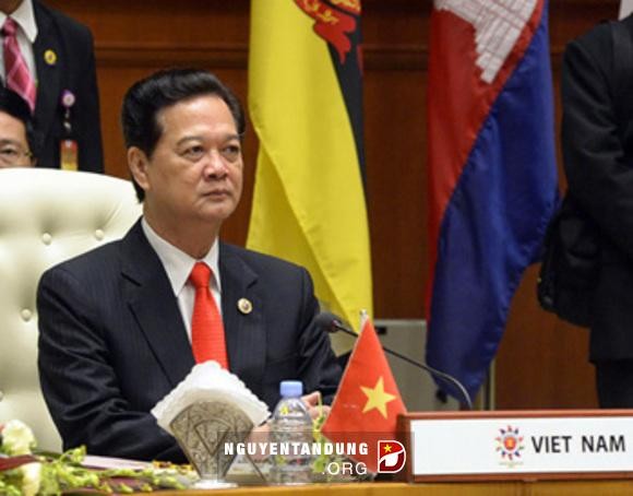 Premier vietnamita aboga por construir una comunidad de ASEAN próspera y sostenible - ảnh 1