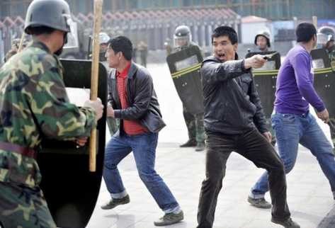 Violencia en región china de Xinjiang deja al menos 21 muertos - ảnh 1