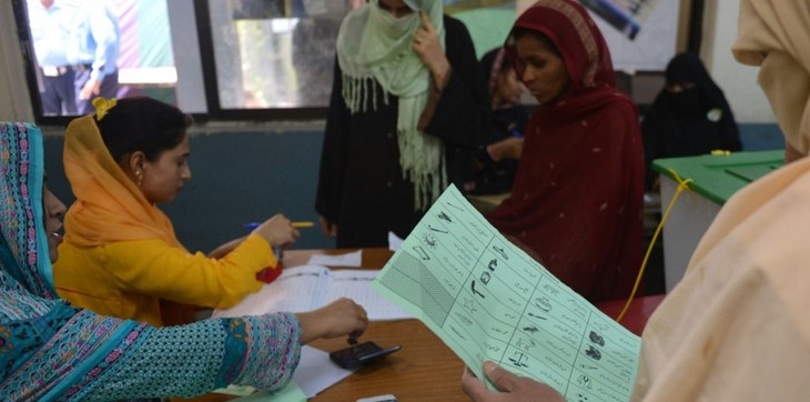 Jornada de elecciones parlamentarias en Pakistán - ảnh 1