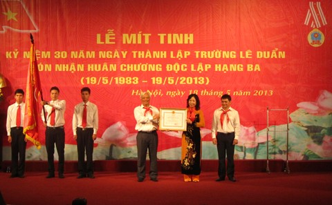 Acto conmemorativo de la fundación de la Escuela de Le Duan - ảnh 1