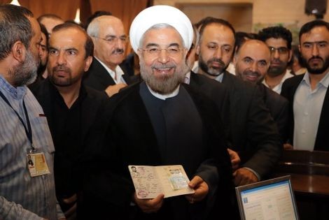 Postulante reformista se aventaja en las elecciones presidenciales de Irán - ảnh 1