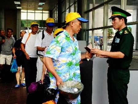 Vietnam perfecciona la ley de inmigración y residencia para los inmigrantes extranjeros - ảnh 1