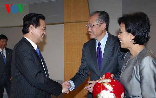 Vietnam impulsa cooperación con Banco Mundial y Fondo Monetario Internacional - ảnh 1