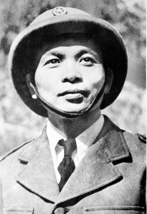 Figura de Vo Nguyen Giap, vista por fotógrafos extranjeros  - ảnh 7