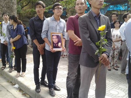 Estratos sociales rinden homenaje póstumo al general Vo Nguyen Giap - ảnh 2