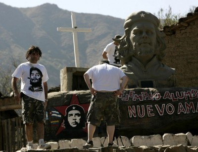 Conmemoran 46 años de la muerte de Che Guevara - ảnh 1