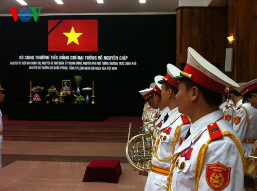 Se despiden del general vietnamita en el país y en el exterior - ảnh 25