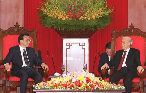 Altas autoridades vietnamitas reciben al premier chino, Li Keqiang - ảnh 1