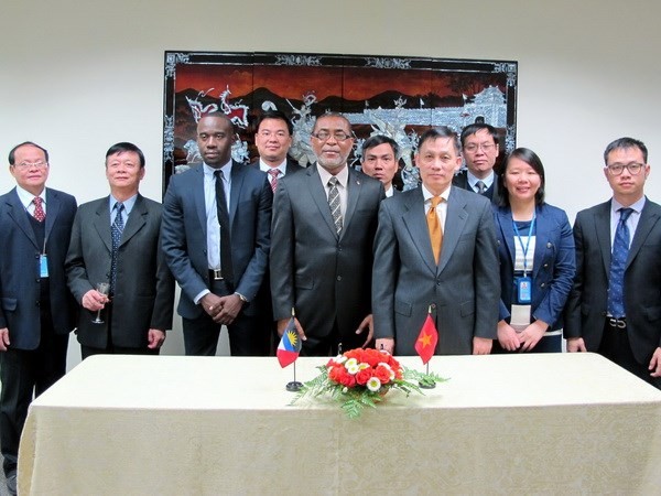 Vietnam establece relaciones diplomáticas con Antigua y Barbuda - ảnh 1