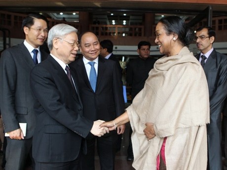 Intensa agenda de dirigente vietnamita en India - ảnh 1