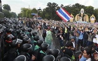 Crisis política en Tailandia – un desafío para gobierno de Yingluck Shinawatra - ảnh 2