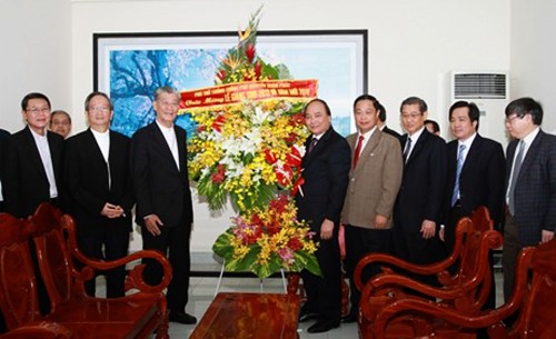 Dirigentes de Vietnam felicitan a compatriotas cristianos en ocasión navideña - ảnh 1