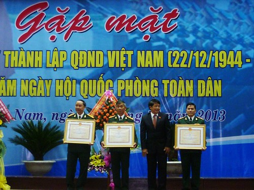 Celebran 69 años de la fundación del Ejército del Pueblo de Vietnam - ảnh 1